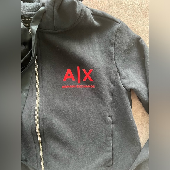 Tracksuit - Picture 5 of 7